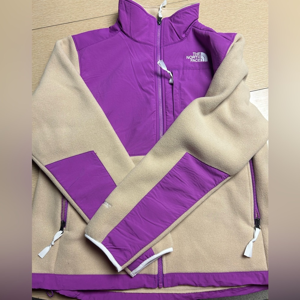 Northface Women’s Retro Denali Jacket NWOTs 1X